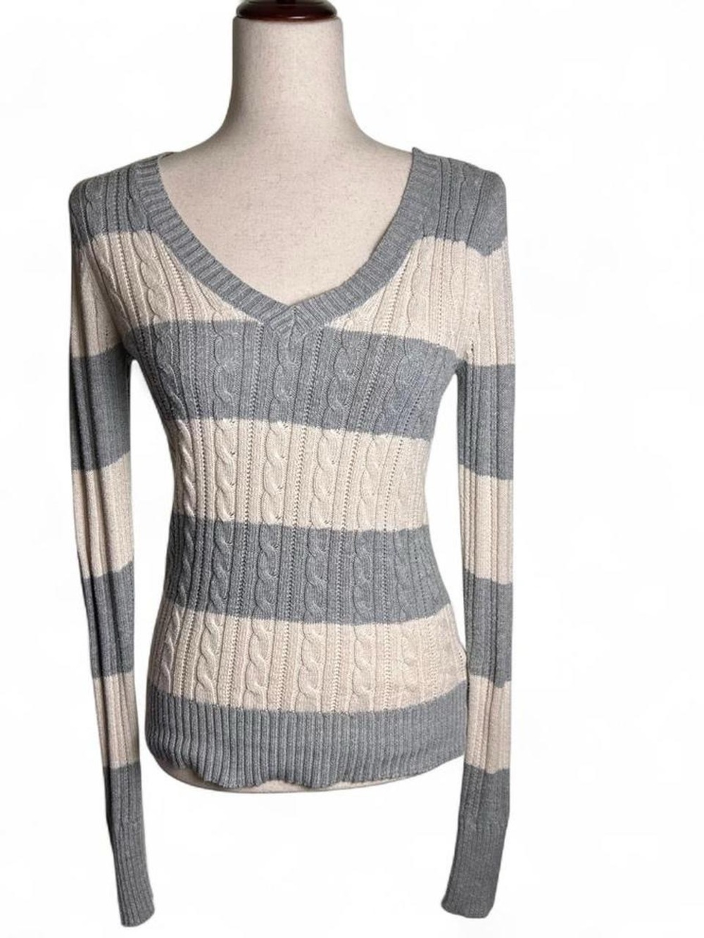 Arizona Jeans Co. V-Neck Cable Knit Striped Sweater - Gray & Cream